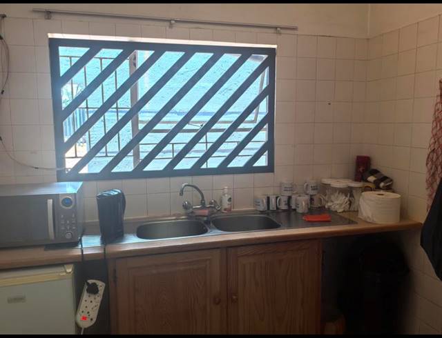 BUSINESS PROPERTY TO RENT IN BREAUNANDA